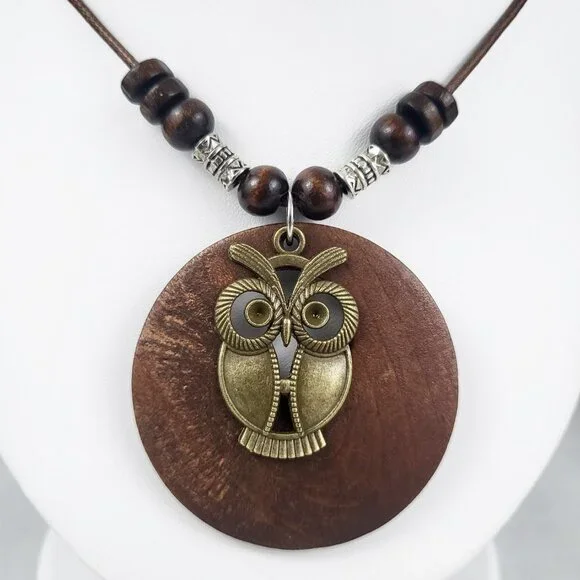 NWOT Wooden Pendant Necklace with Owl Leather Chain - Picture 2 of 2